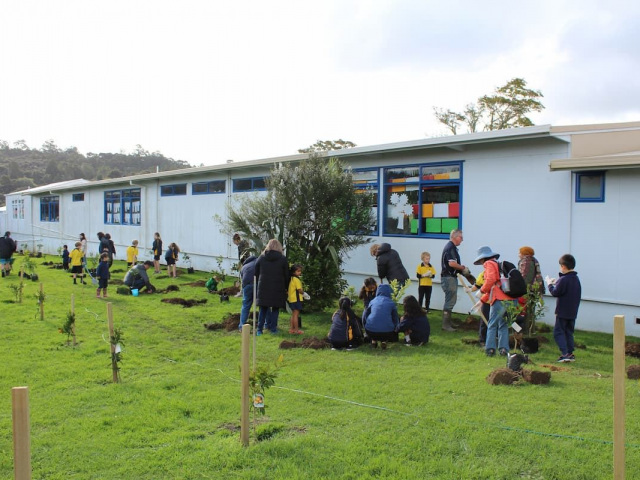 Gary & Lucy - Albany Primary School Orchard Sponsors